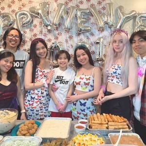 Meet your Posher, Analyn